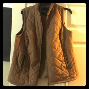 Gold/tan Vest w pockets